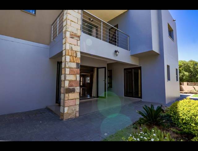 4 BEDROOM PROPERTY TO RENT IN COPPERLEAF ESTATE